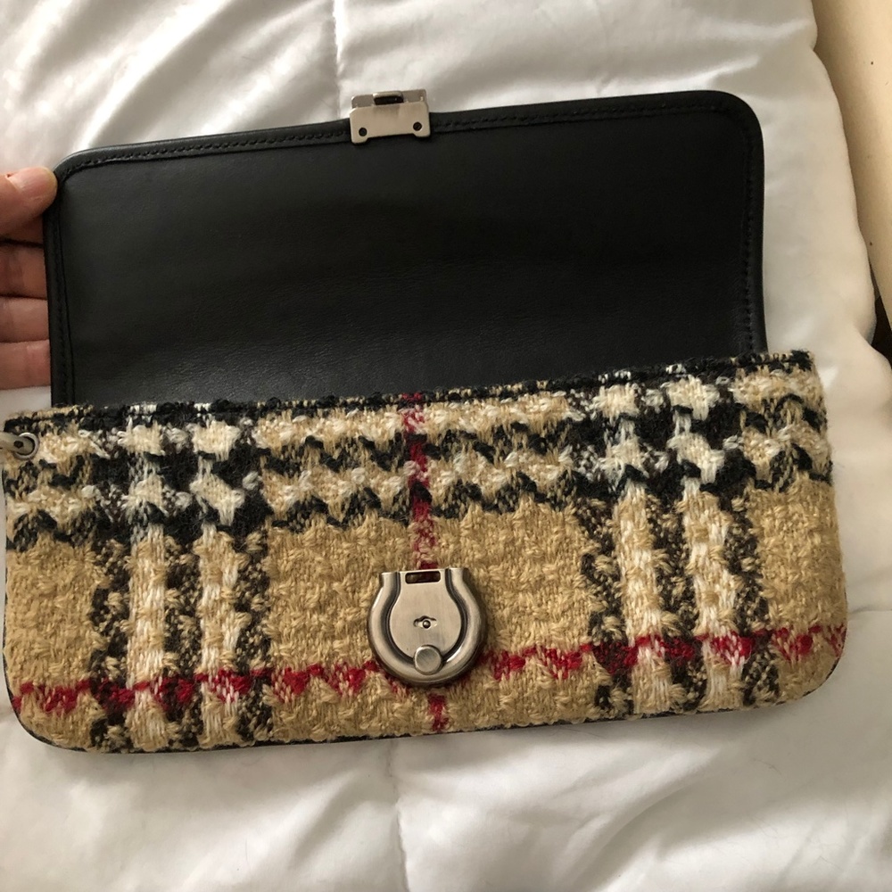 Burberry Boucle House check wristlet/clutch - Picture 2 of 6